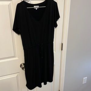 Soma Wknd Black vneck Shortsleeve dress w/ drawstring & pockets fully lined sz L